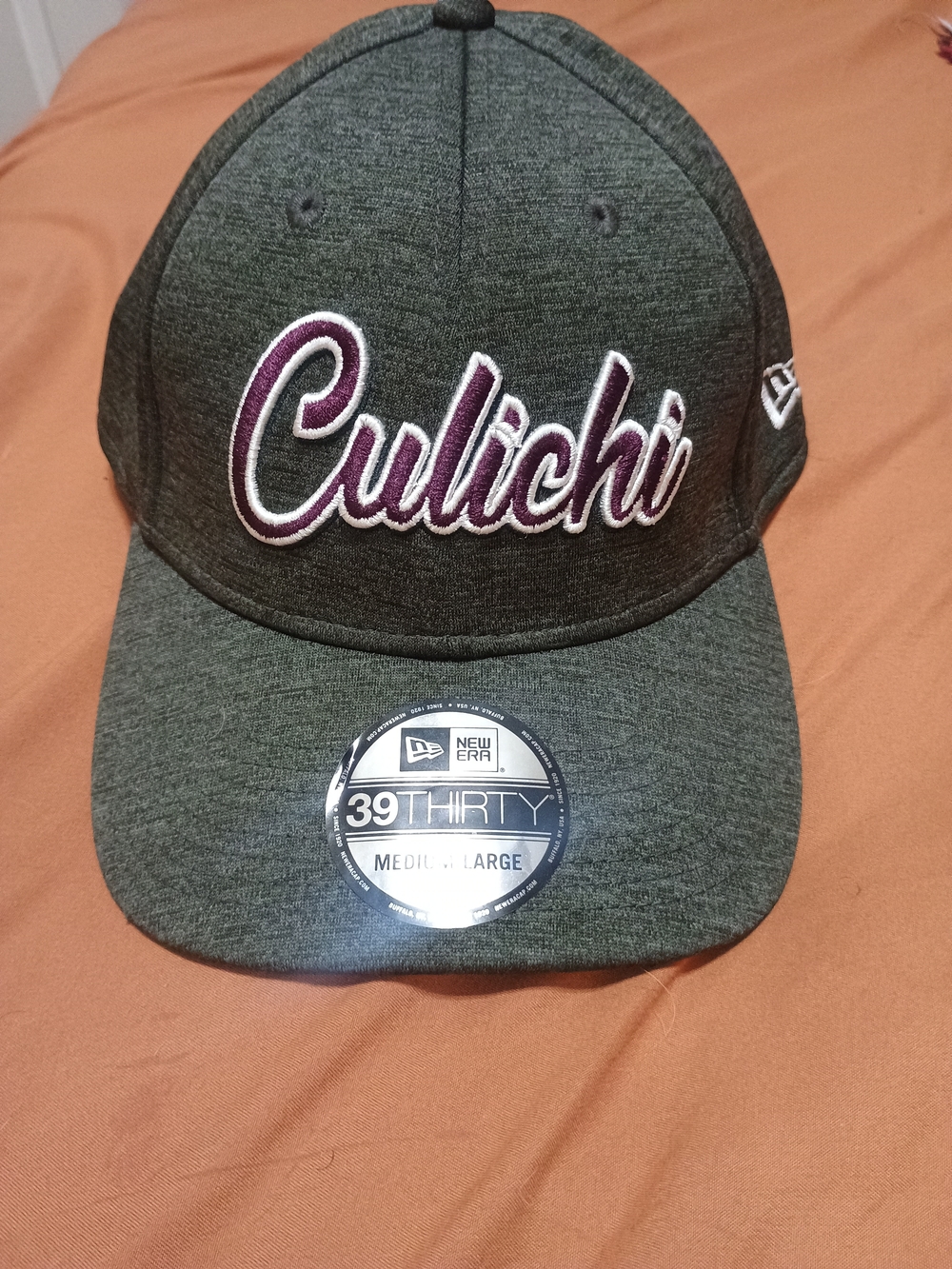 New Era 39THIRTY Culichi Script Cap - Heather Charcoal with Plum Stitching